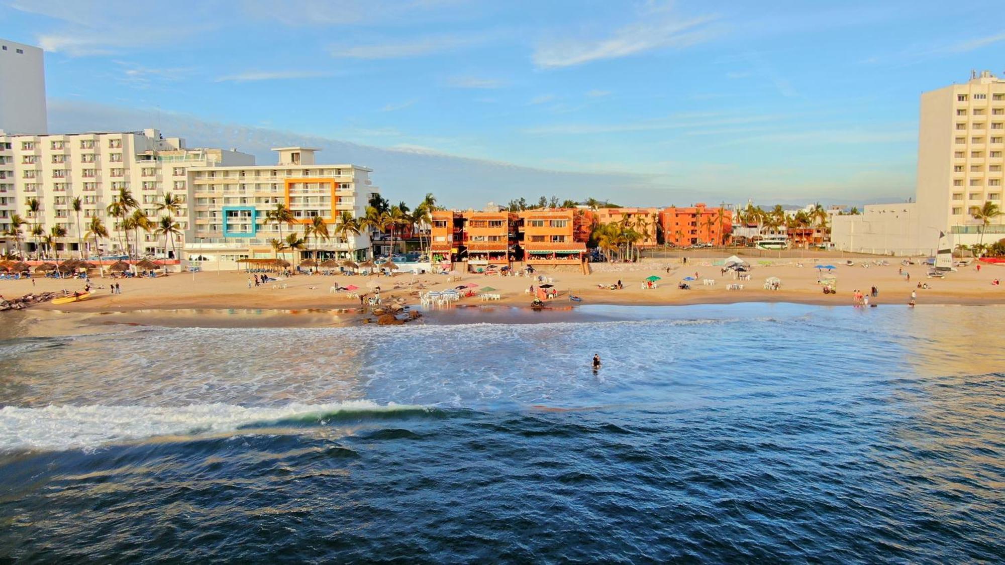 Playa Suites Mazatlán Quarto foto