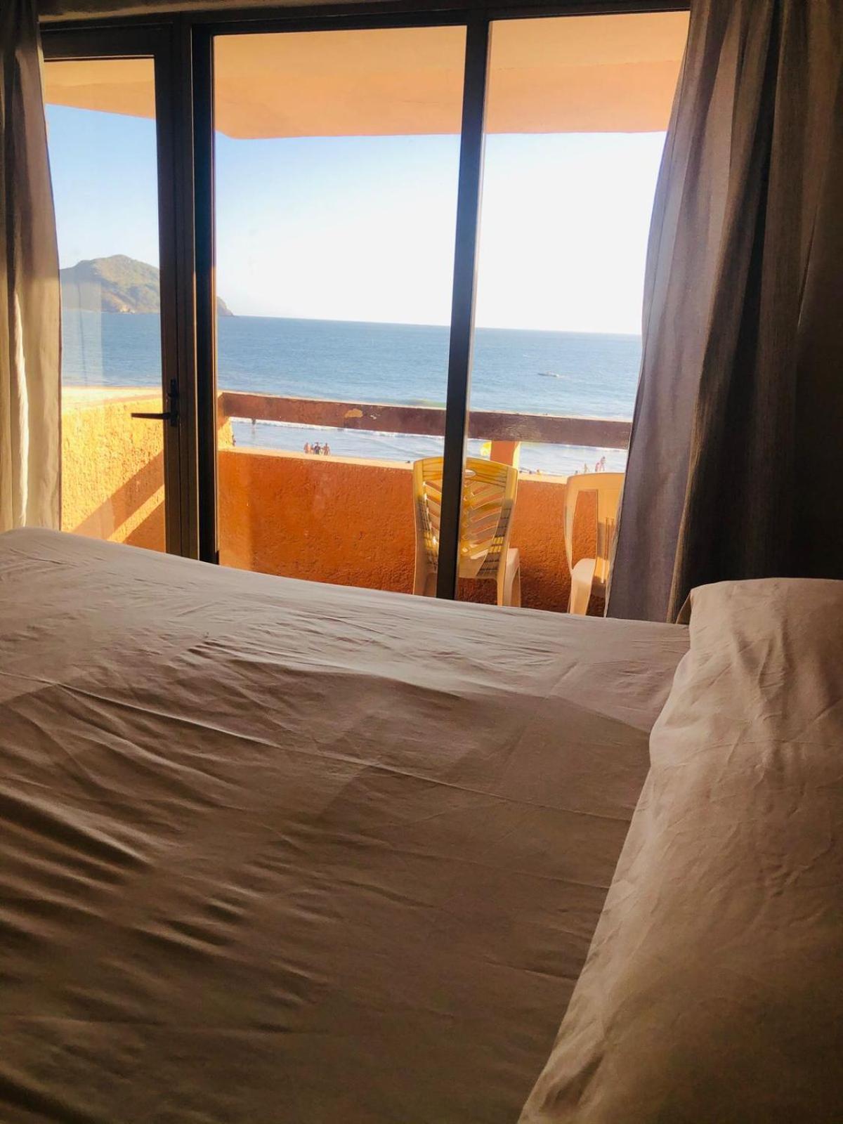 Playa Suites Mazatlán Quarto foto